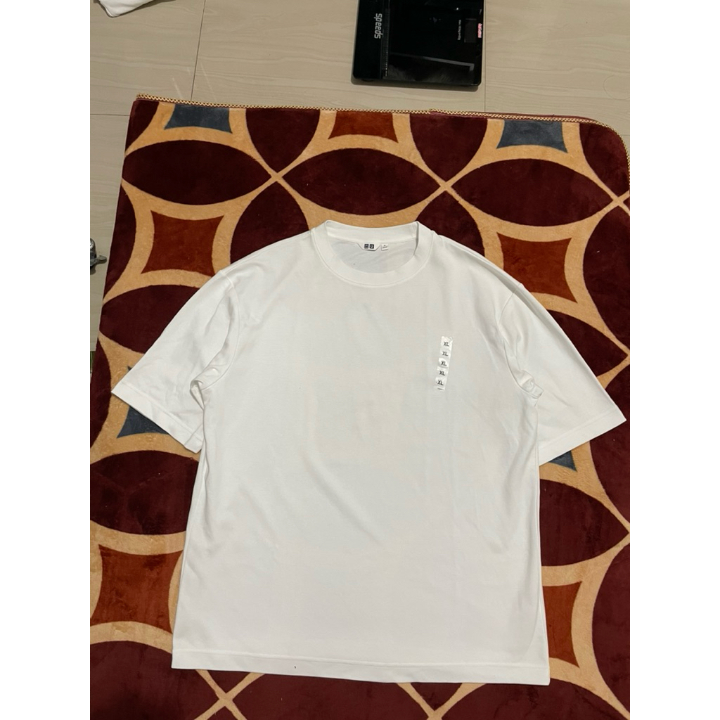 Kaos uniqlo airsm size xl