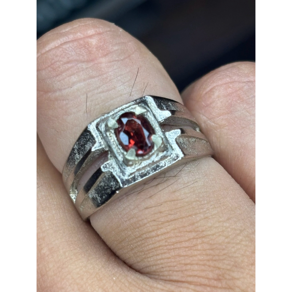 CINCIN NATURAL MANDARIN/ALMANDITE GARNET SRILANGKA -CEYLON (VIVID RED)