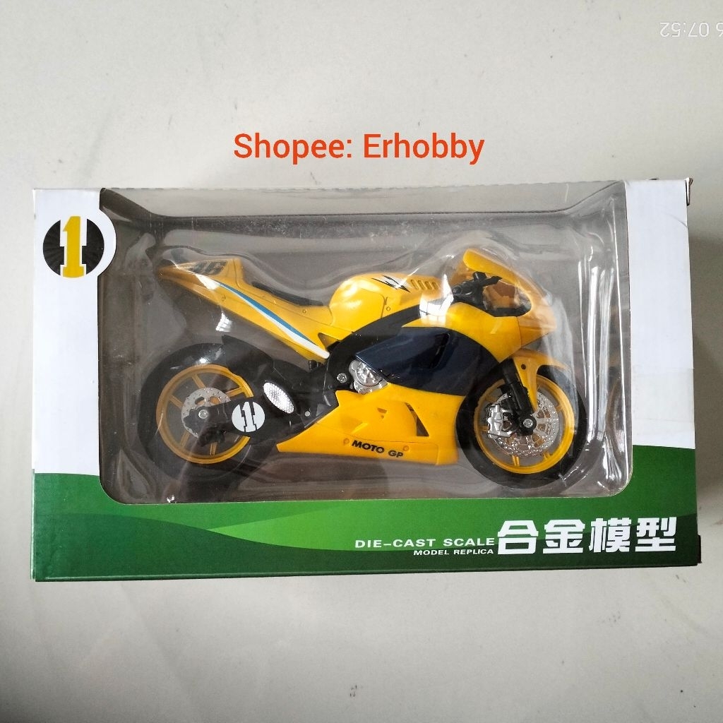 Miniatur Motor Skala 1:12, Yamaha YZRM1 (Kuning), Valentino Rossi