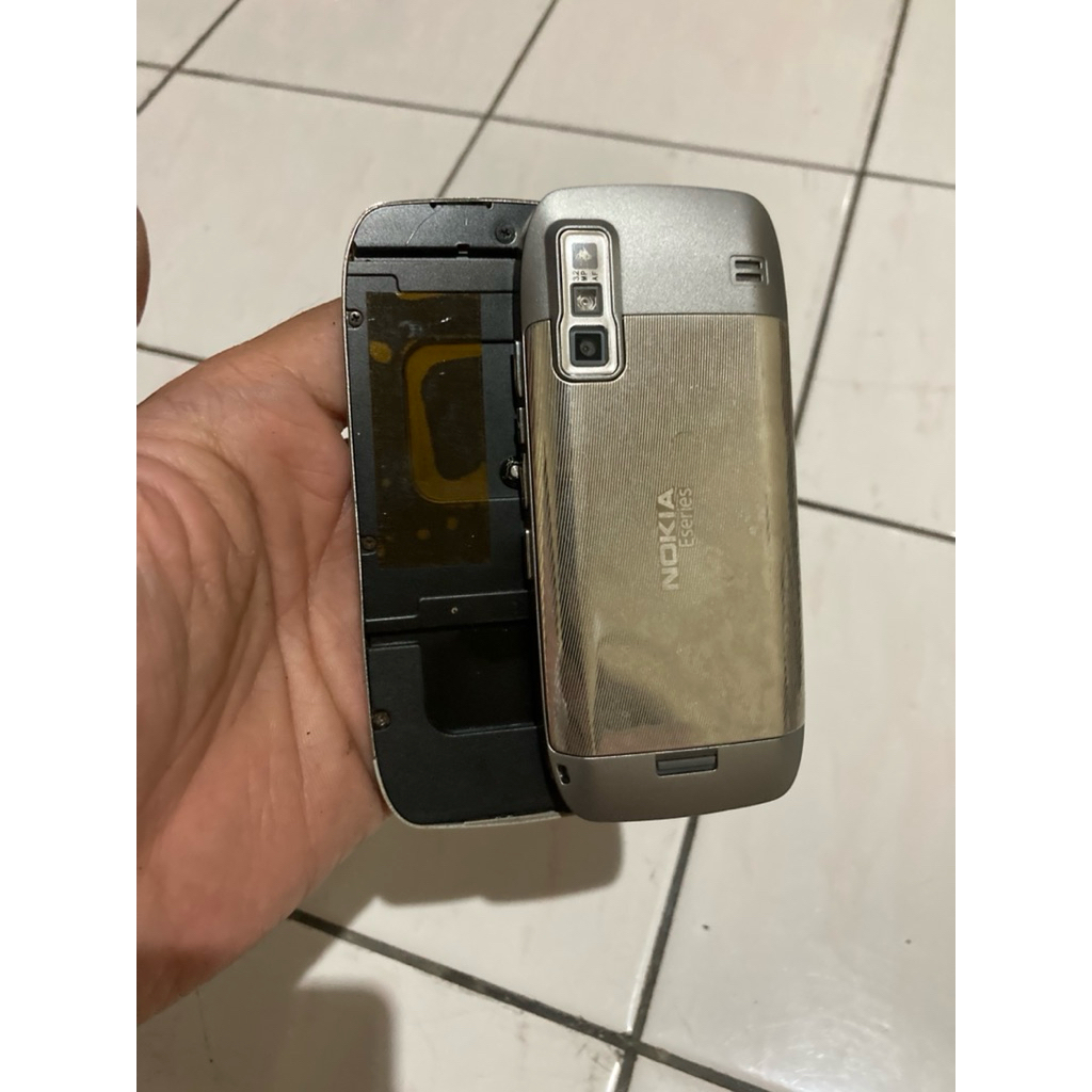 nokia e75 minus layar lcd