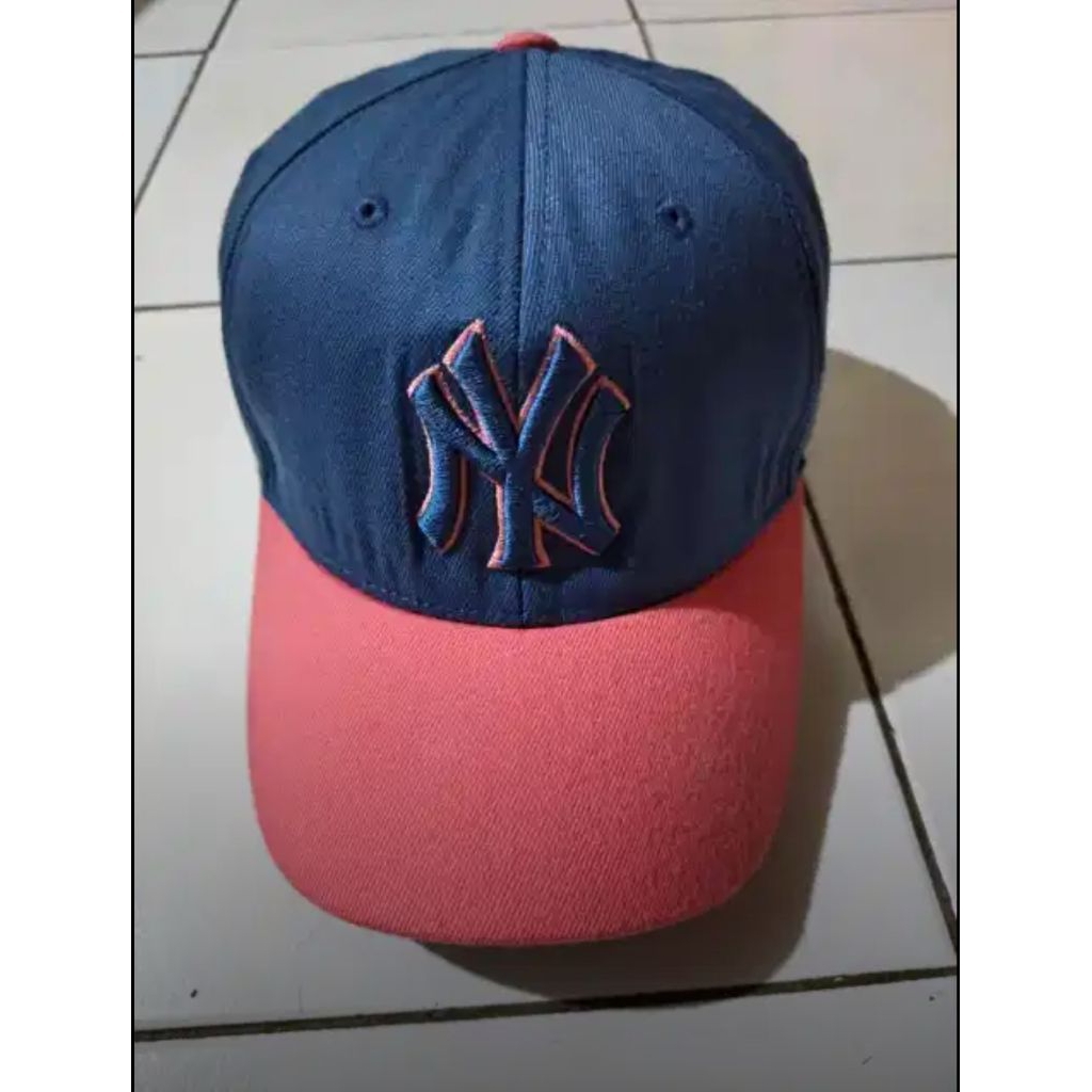 topi MLB NY second