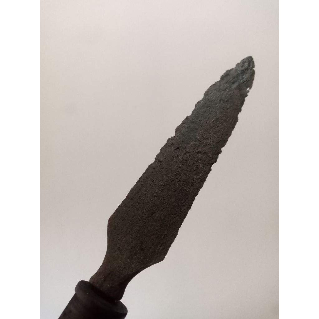 Tumbak Besi Membantu (sepuh)