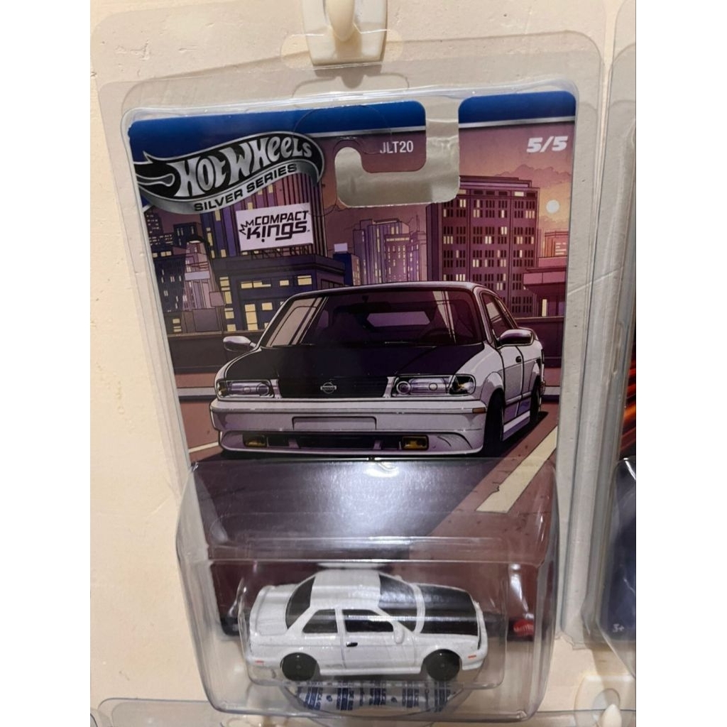 hotwheels nissan sentra compact kings silver series (free protector)