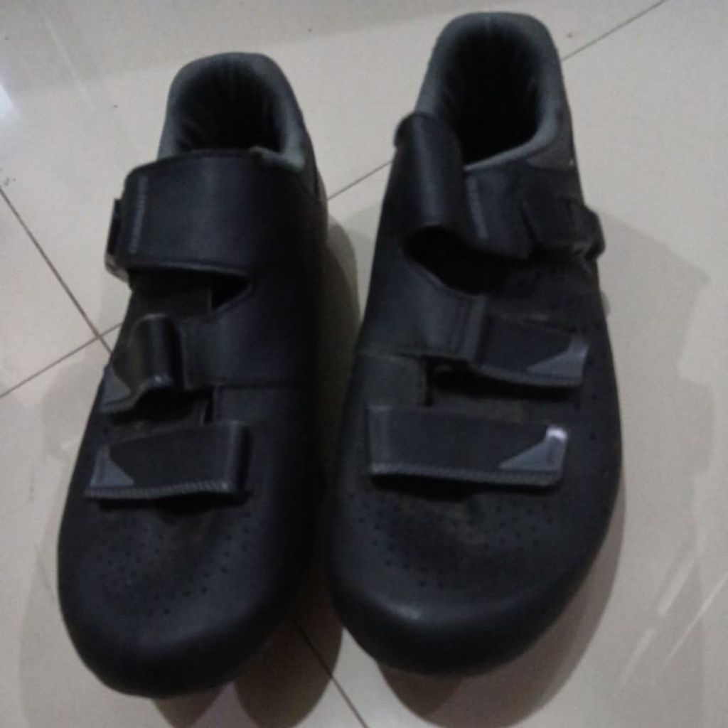 sepatu cleat shimano RP3 sz 44 second