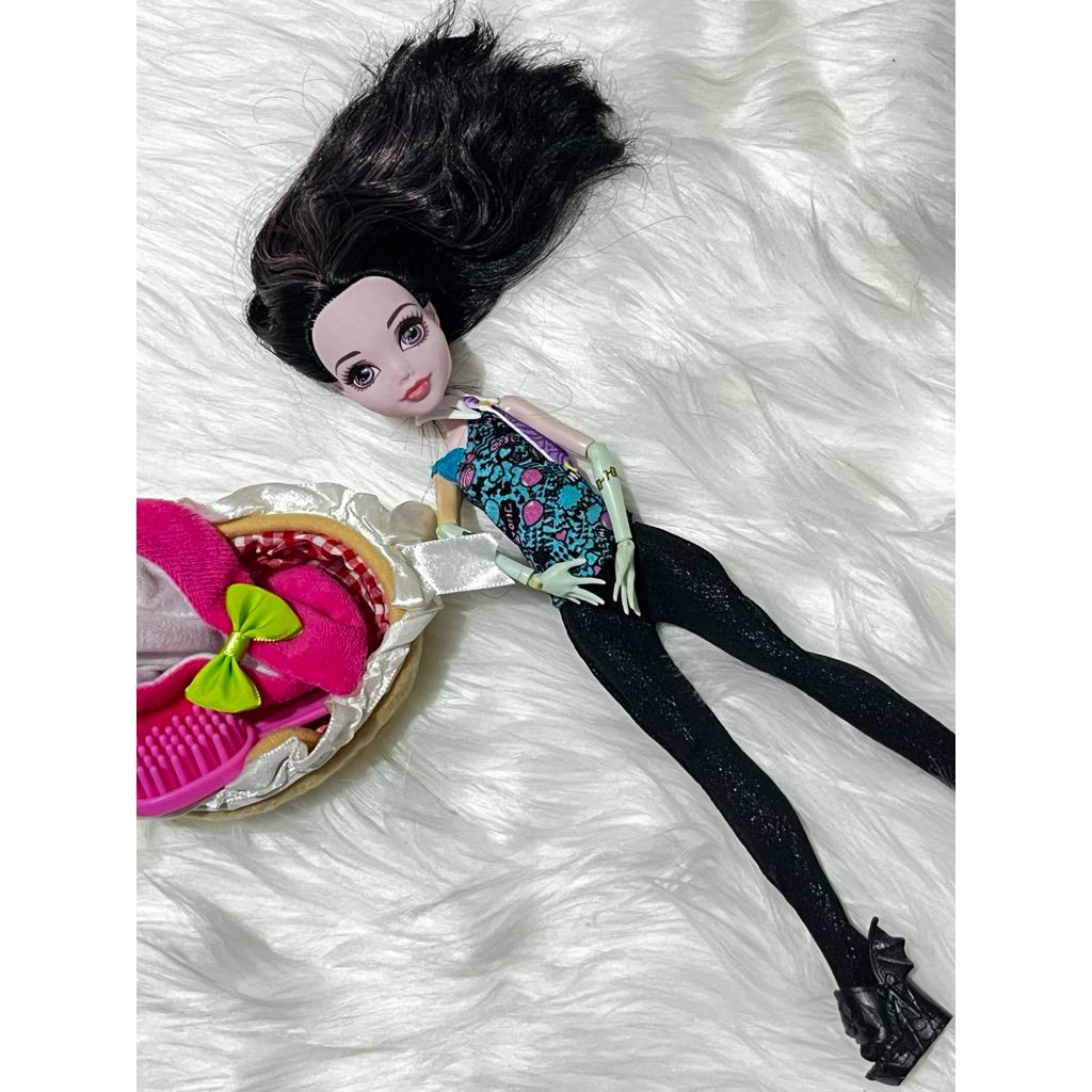 monster high draculaura