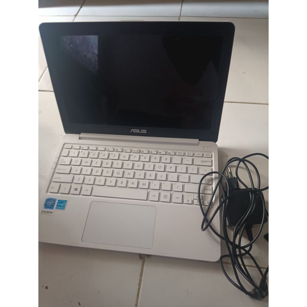 ASUS E203MAH SSD 224GB Bekas/Second