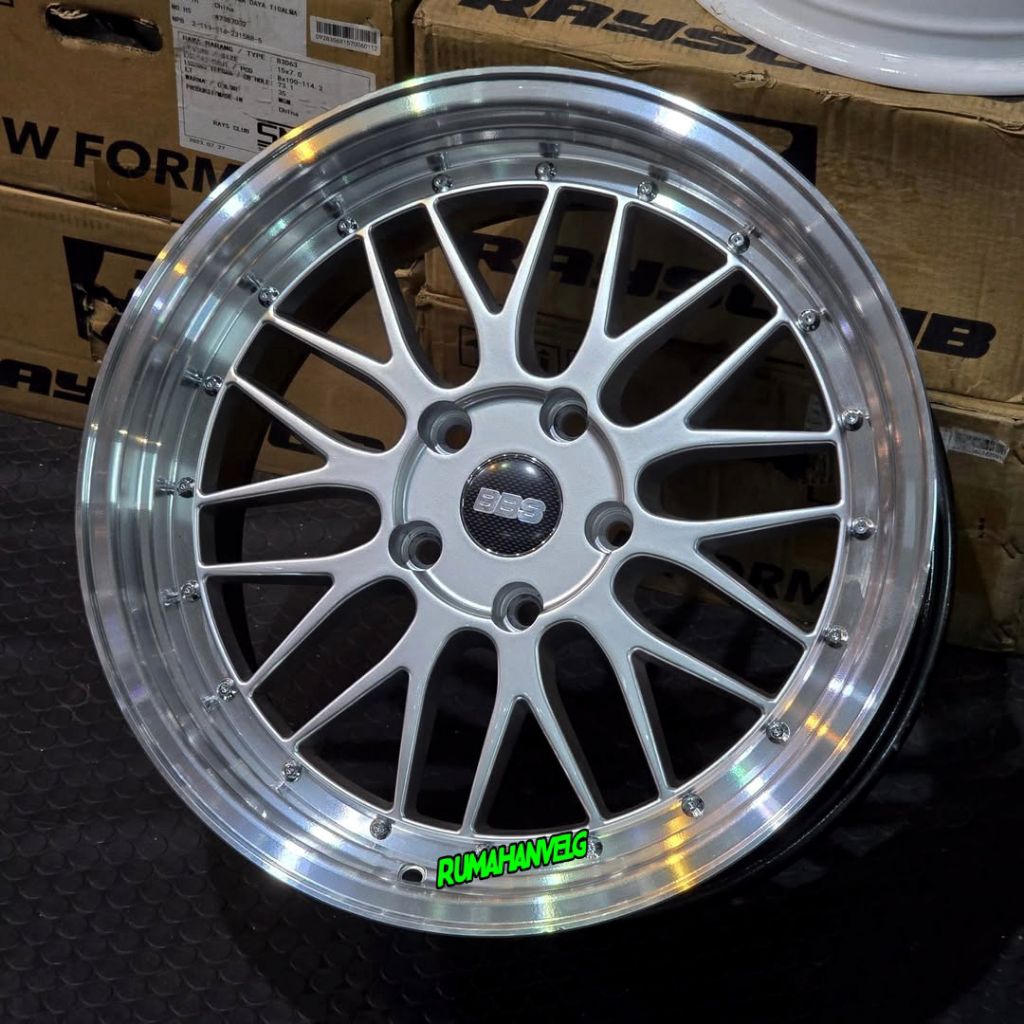velg bbs lm flow forming r18 lebar 9 pcd 5x114 et 25 velg mobil ring 18 pnp velg mobil Innova reborn