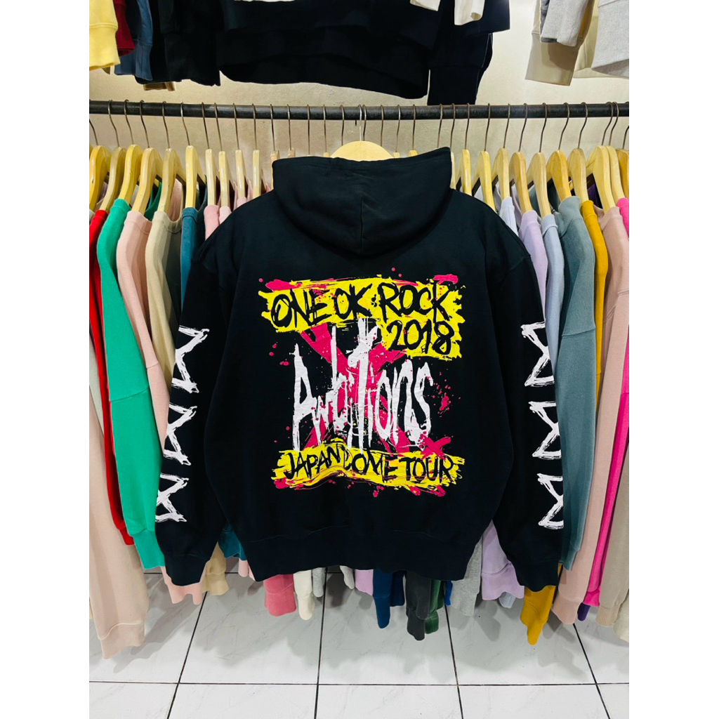 hodie one ok rock japan tour 2018 L