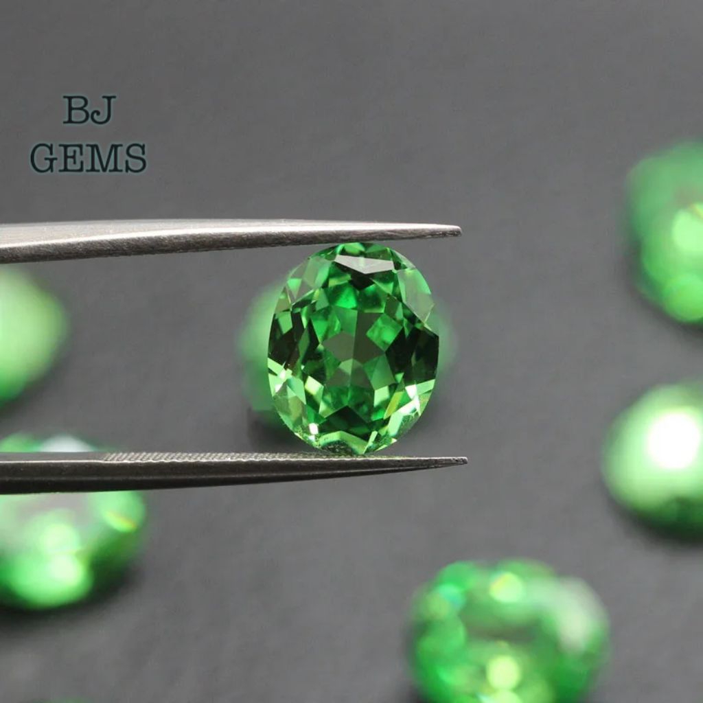 Permata warna Zamrud Lab Colombia Color Oval Thailand Cutting