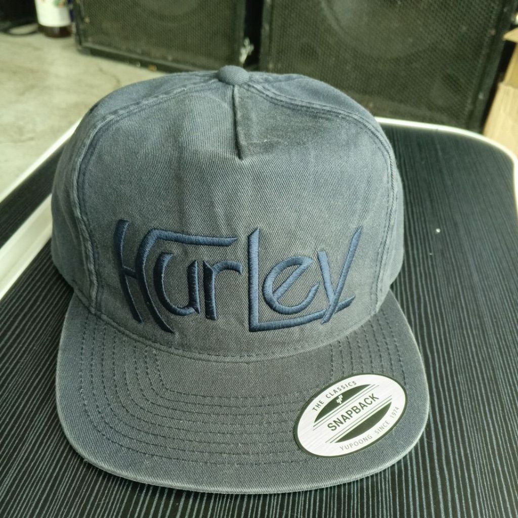 snap back Classic Yupoong X Hurley