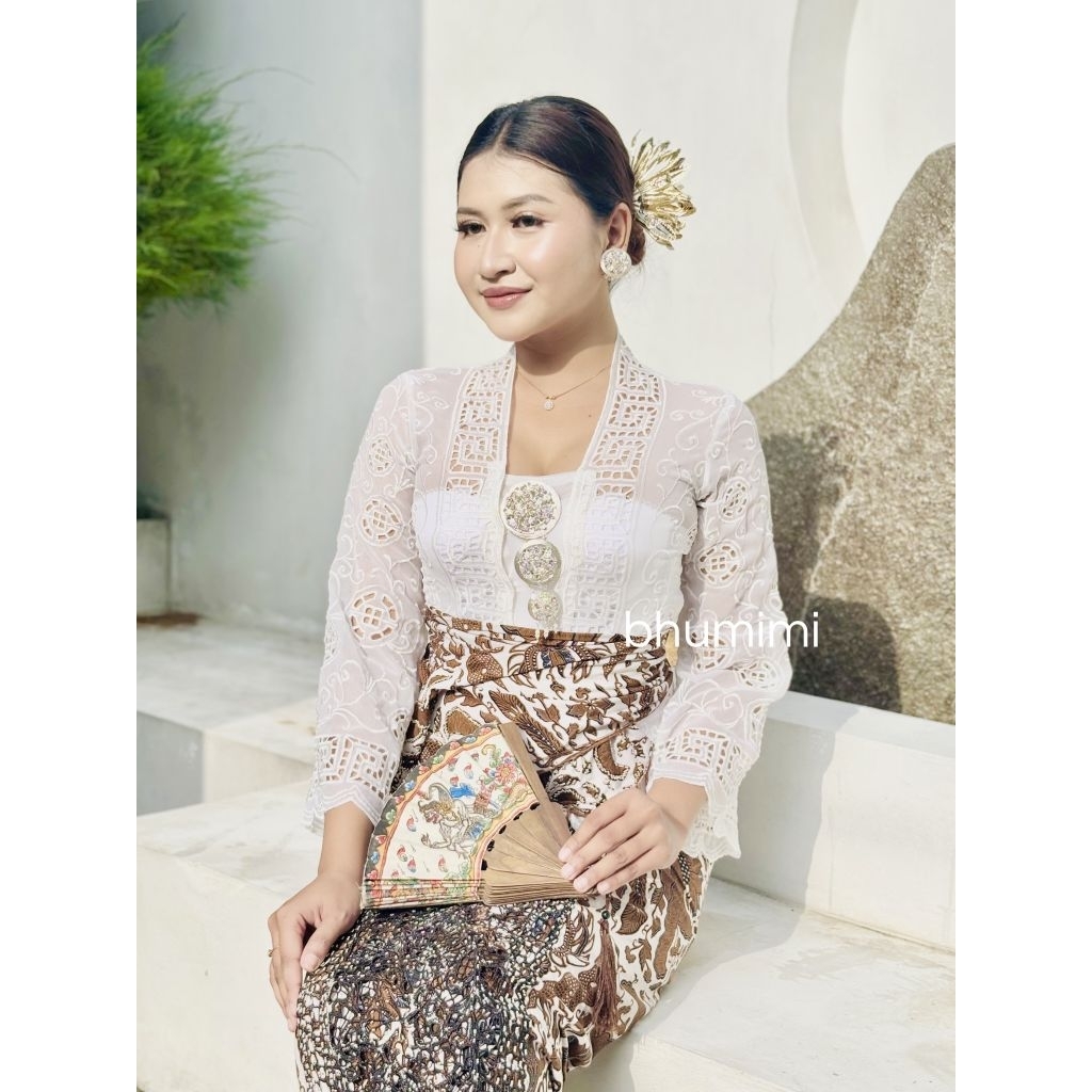 Kebaya Jadi Putih/ Kebaya Sifon bordir Kerawang/Kebaya Putih