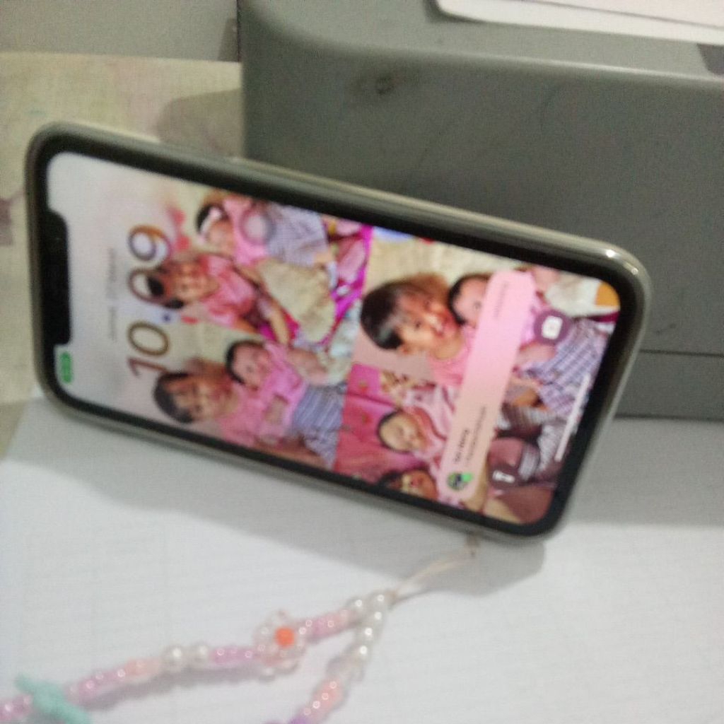 iPhone xr 128 second