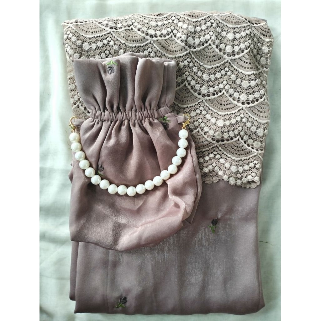Mukenah Muslim Cantik Mewah Santorini Silk Bordir Renda Dewasa Jumbo Choco Khaki