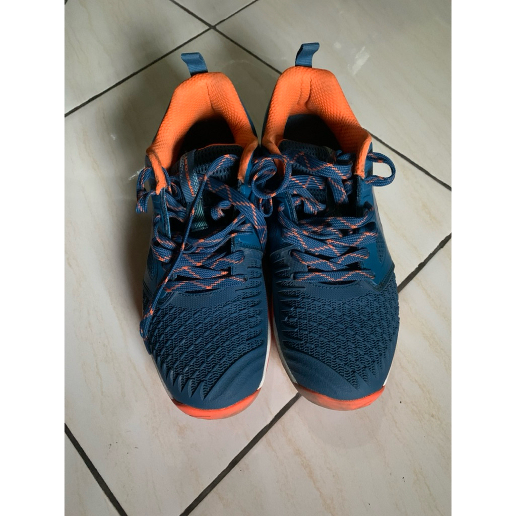 sepatu hundred hypercourt