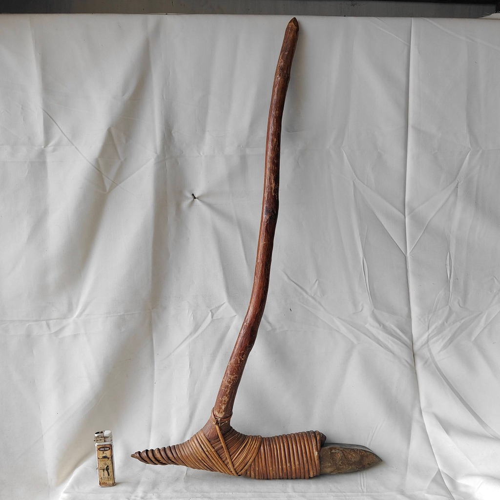 Pajangan Vintage Original Kapak Batu Papua