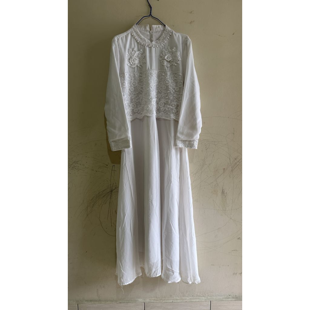 Dress gamis putih payet manik mutiara