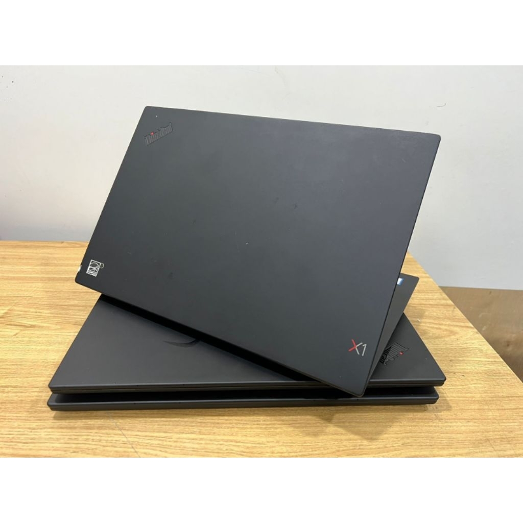 LENOVO-THINKPAD-X1-CARBON