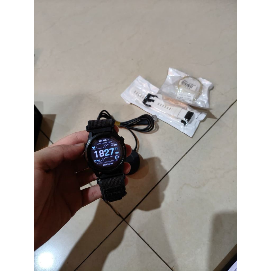 Garmin Fenix 7s sapphire solar