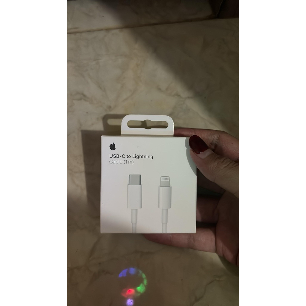 Preloved Apple Cable Type C to Lightening