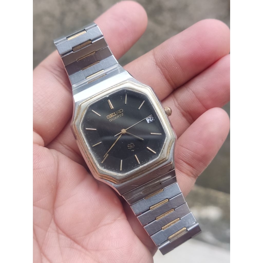 Seiko SQ Black Dial ala Santos