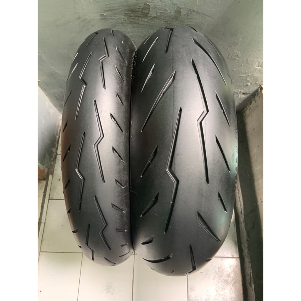 Ban Pirelli Diablo Rosso IV 120/70-17 & 180/55-17 Moge