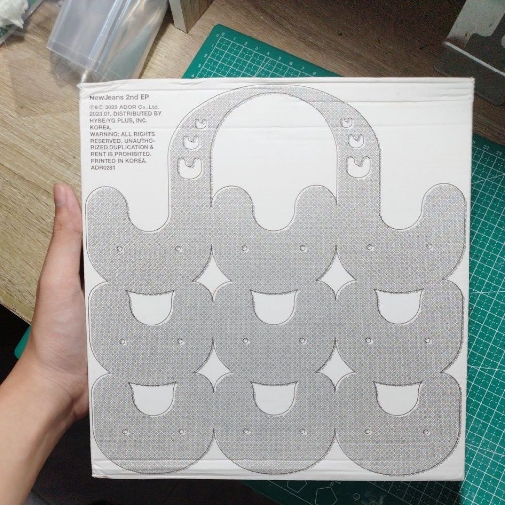 Beach Bag Minji NewJeans (unsealed) BACA DESKRIPSI