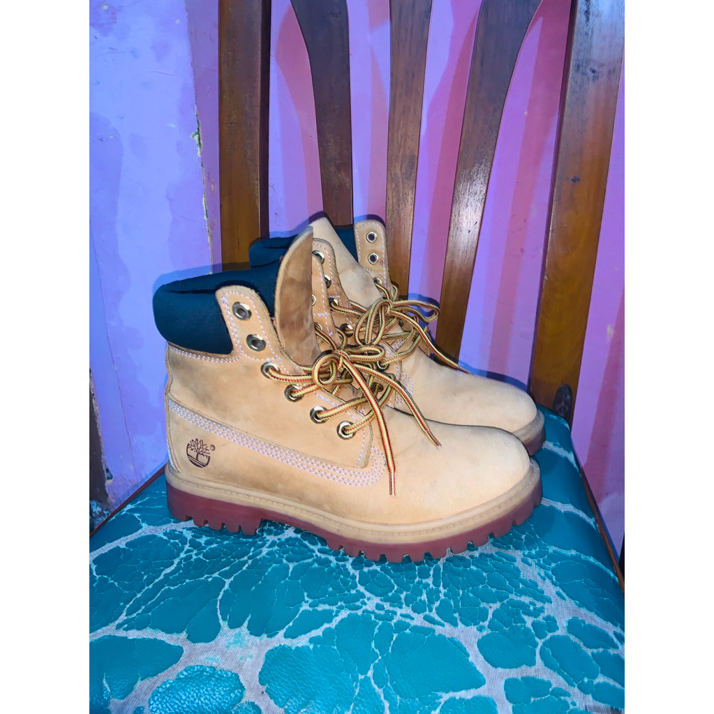 Sepatu timberland