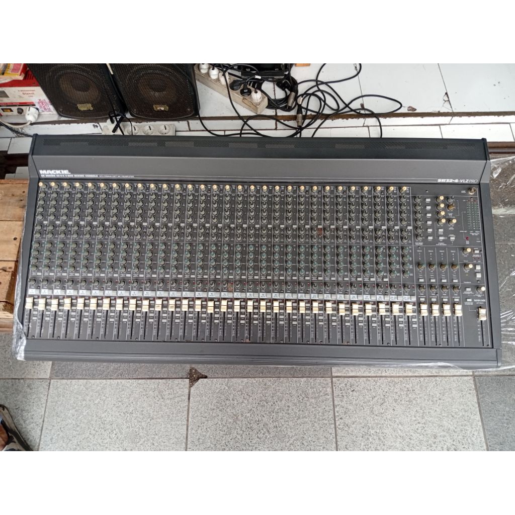 original MACKIE USA SR32.4 SR 32.4 VLZ PRO mixer
