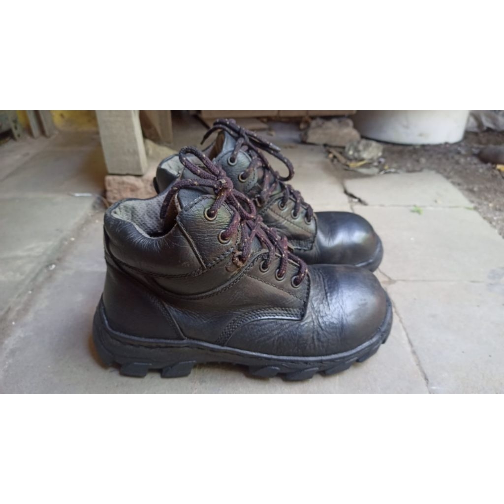 sepatu safety 3/4 kulit Kings 40 second