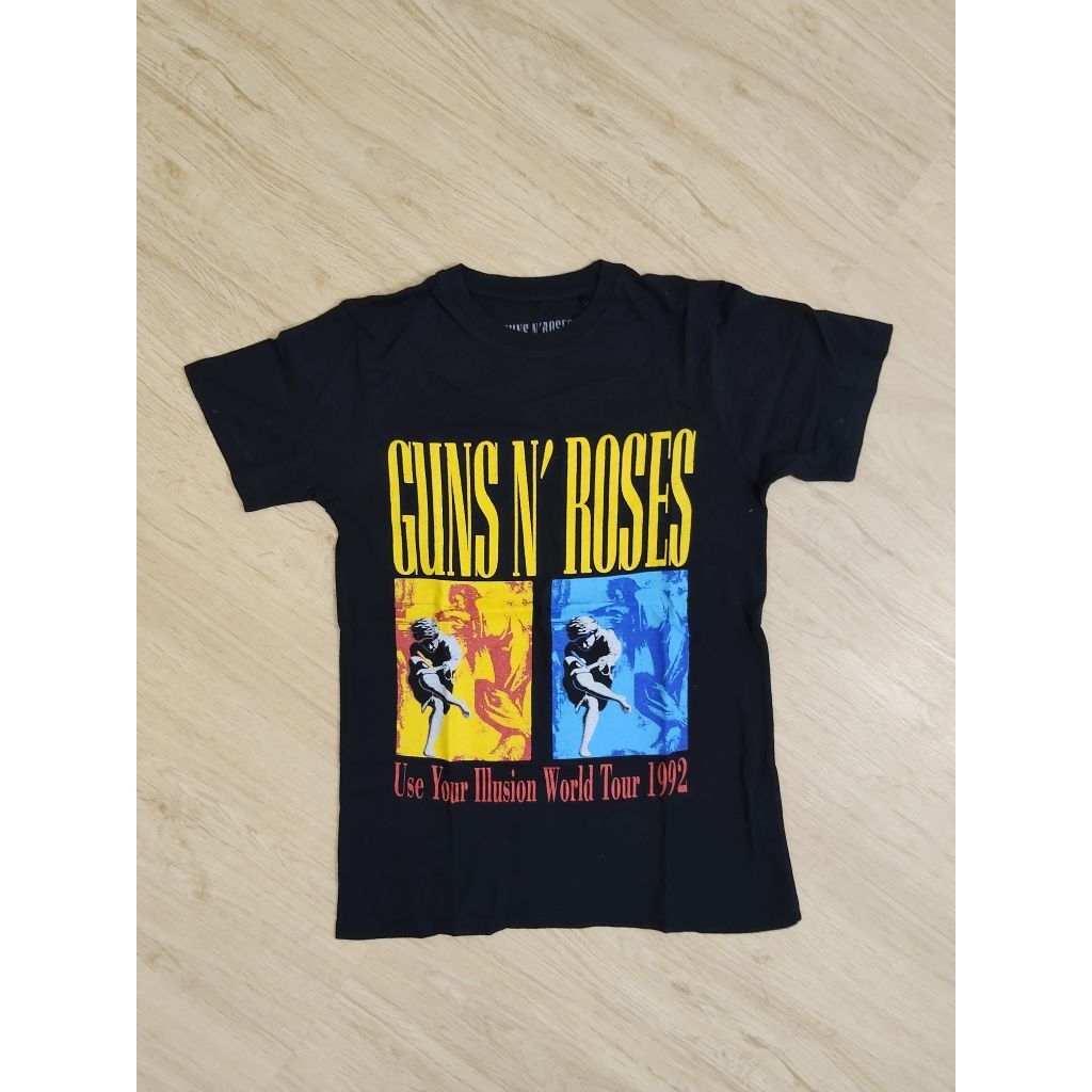 Kaos/T-Shirt Guns N' Roses "Use Your Illusion World Tour"