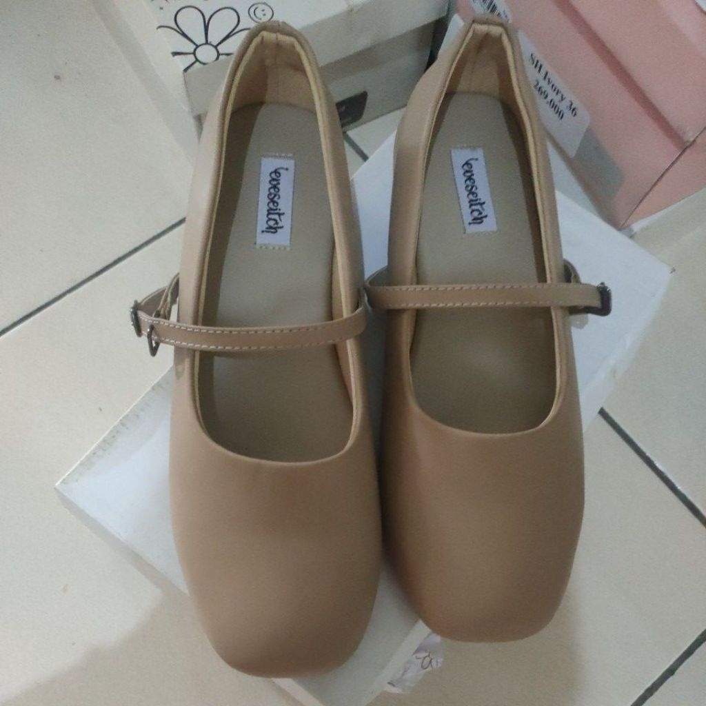 Eveseitch sada heels biskuit size 42