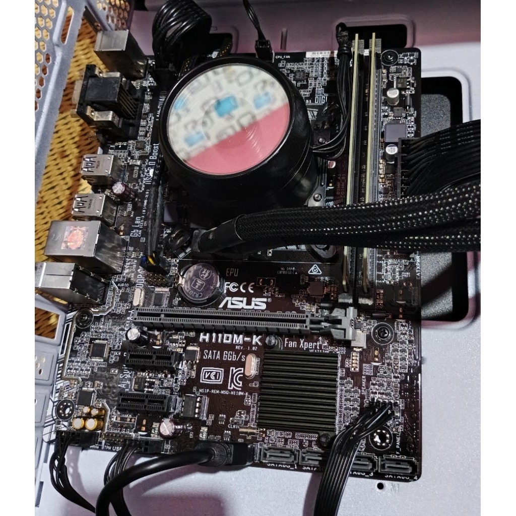 I7 6700 + ASUS H110M + RAM DDR4 8GB