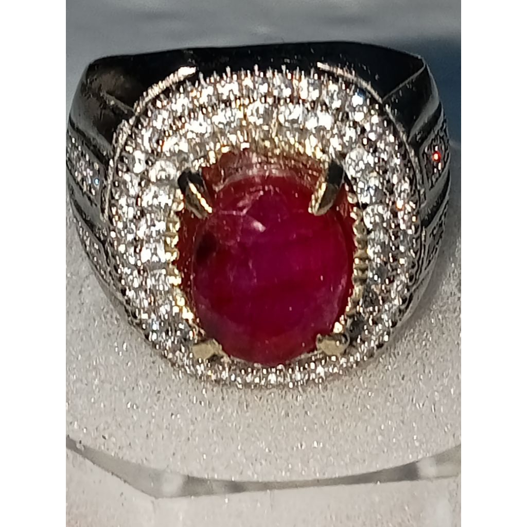 Batu Permata Ruby