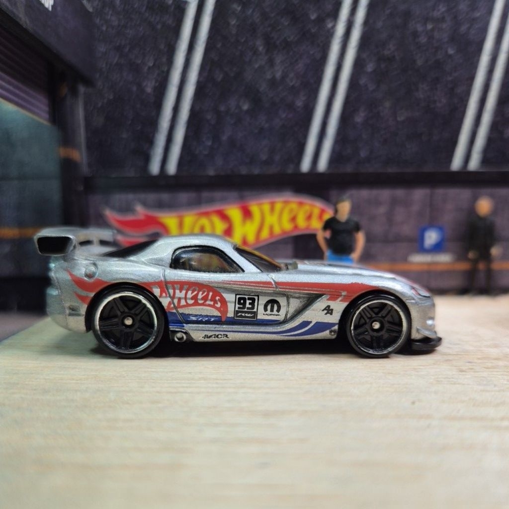HOT WHEELS DODGE VIPER SRT10 ACR SILVER