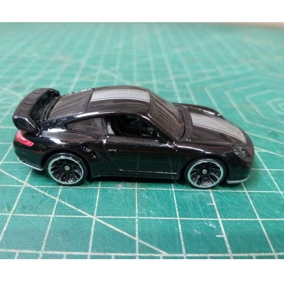 Hot Wheels Porsche 911 Gt2 hitam list silver - loose dari kemasan Multipack