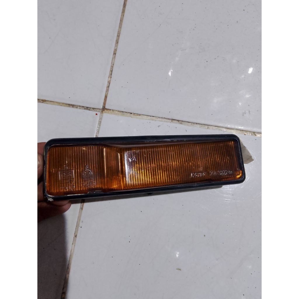 Lampu sen sepakbor Escudo Sidekick Citra 1996(kanan)
