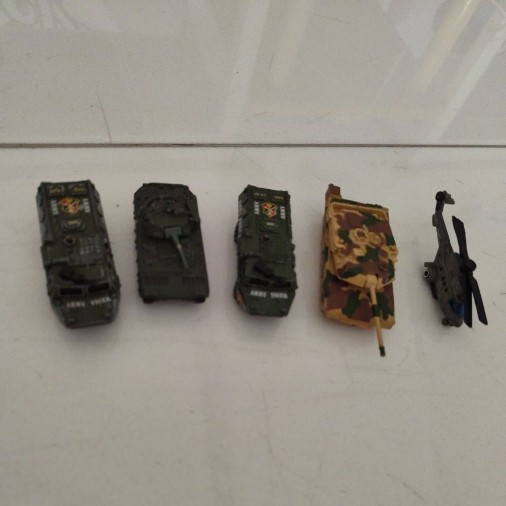 5 buah die cast kendaraan militer second