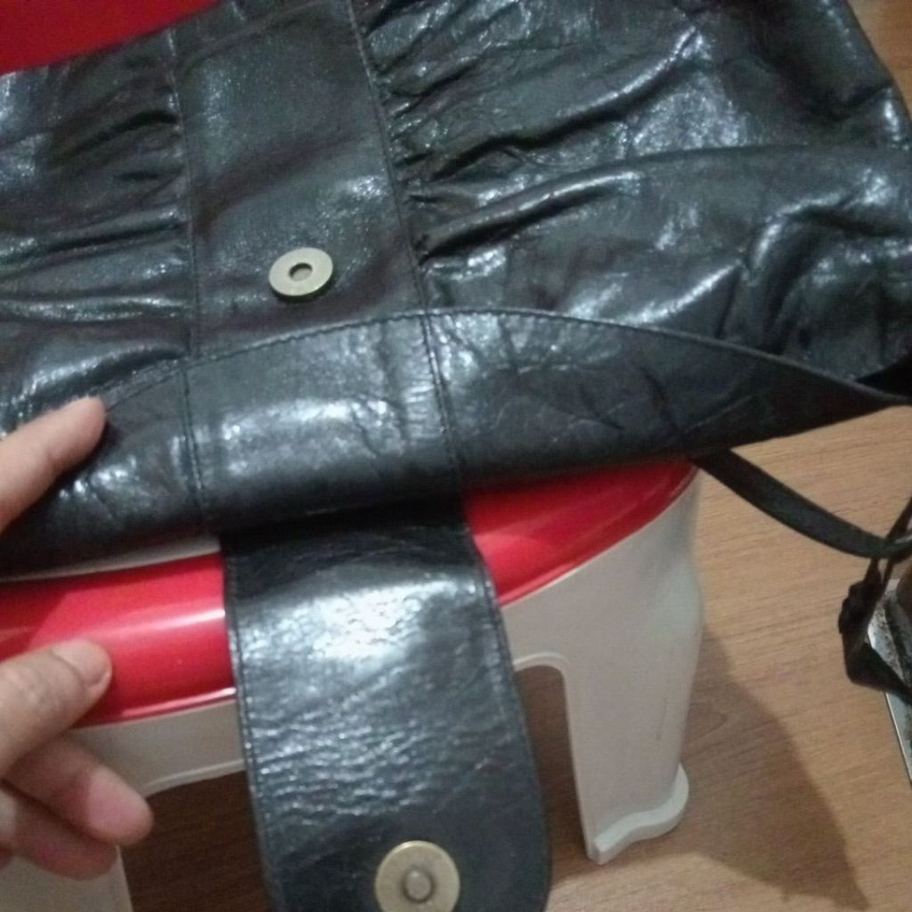 Tas Sling Wanita Kulit Asli Monza