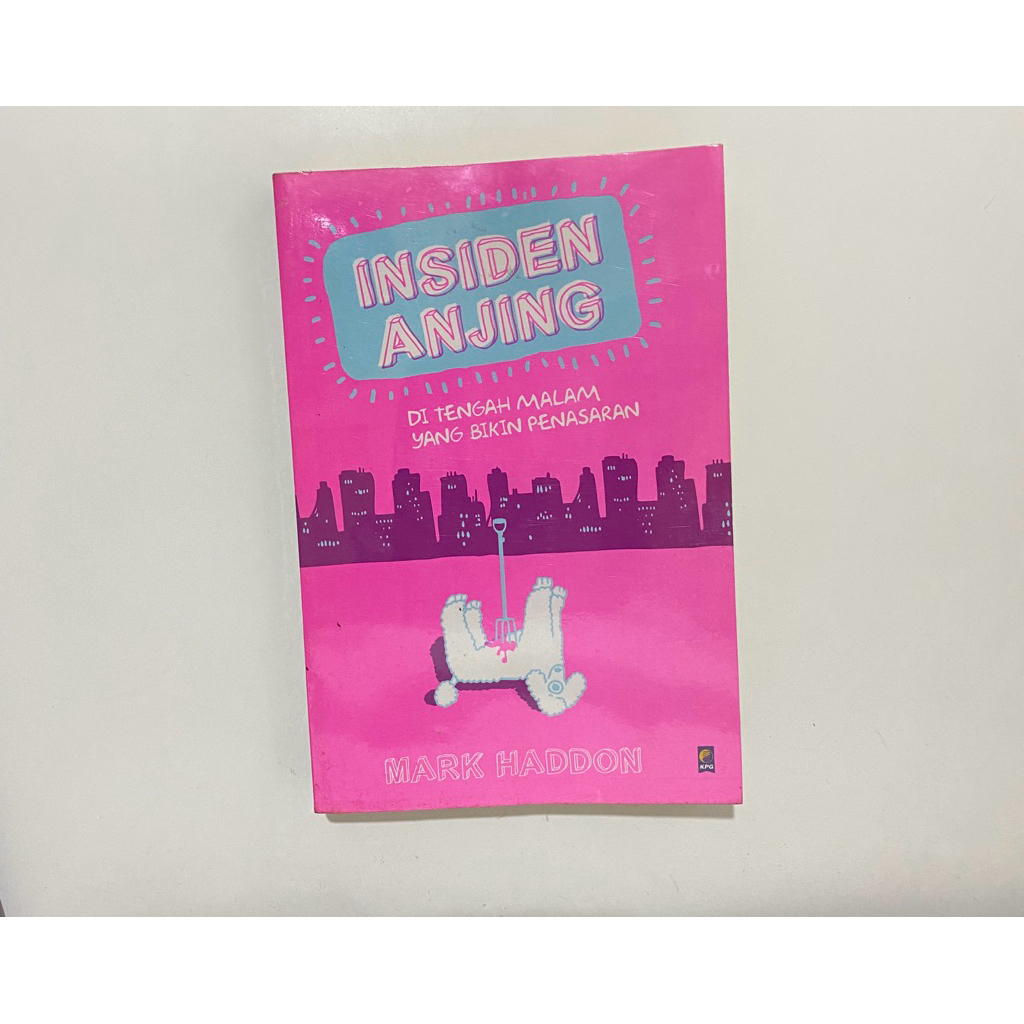Preloved Novel Terjemahan The Curios Incident of the Dog in the Night-Time (Insiden Anjing di Tengah