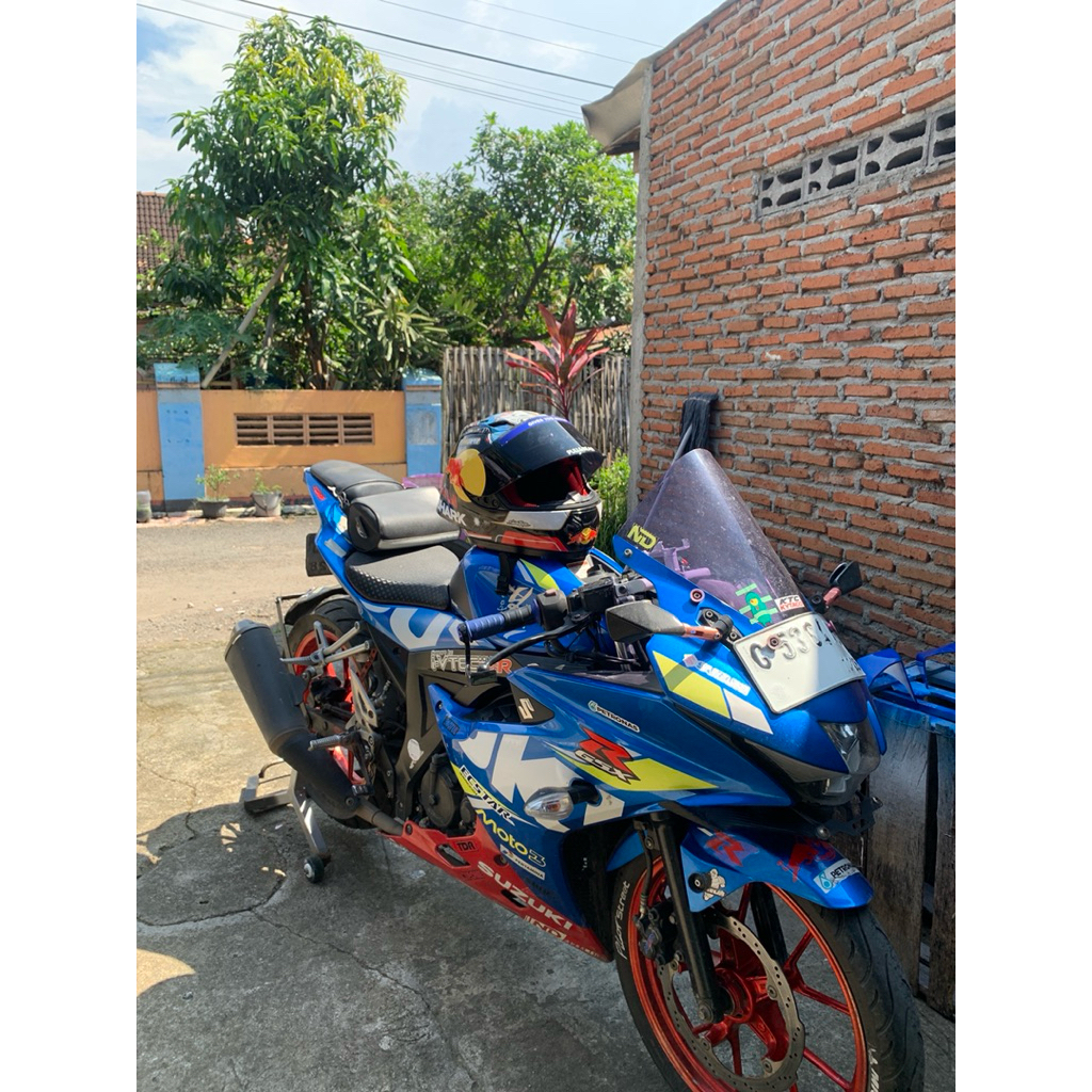 helm shark ala ala moto gp dani pedrosa (custom sendiri)