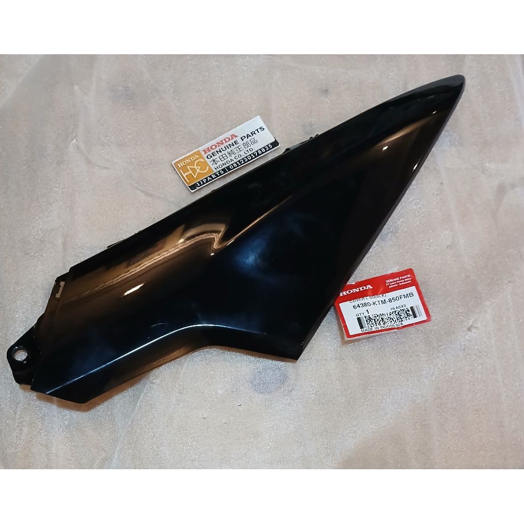 64380 KTM 850FMB COVER SAMBUNGAN BODY SAMPING SUPRA X125 HITAM KIRI ORIGINAL AHM