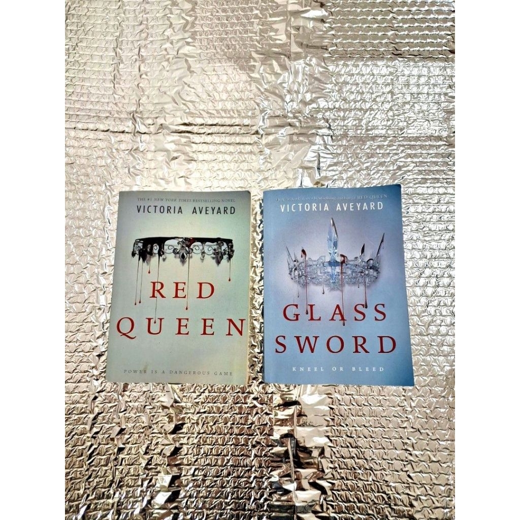 Buku novel bahasa inggris romance fantasy YA Red Queen dan Glass Sword