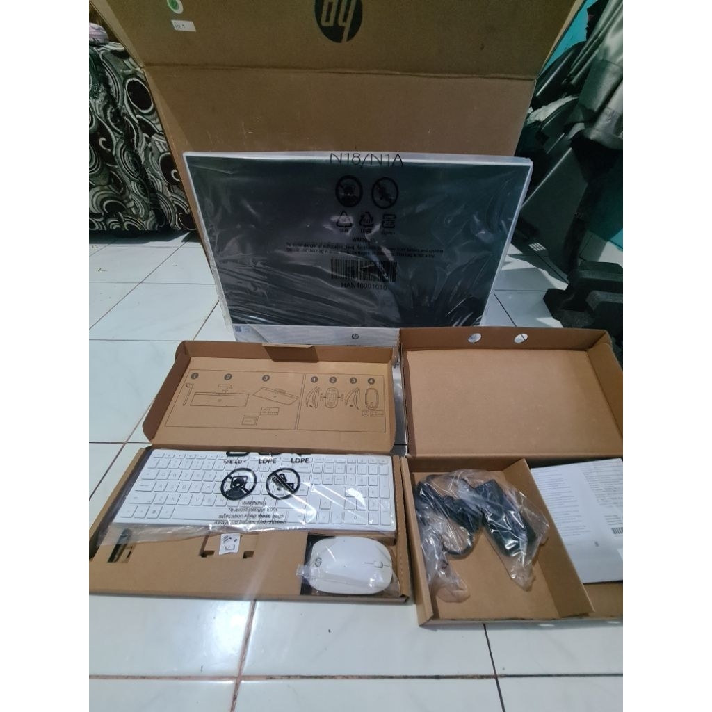 PC HP All In One 24 inch cb1015d