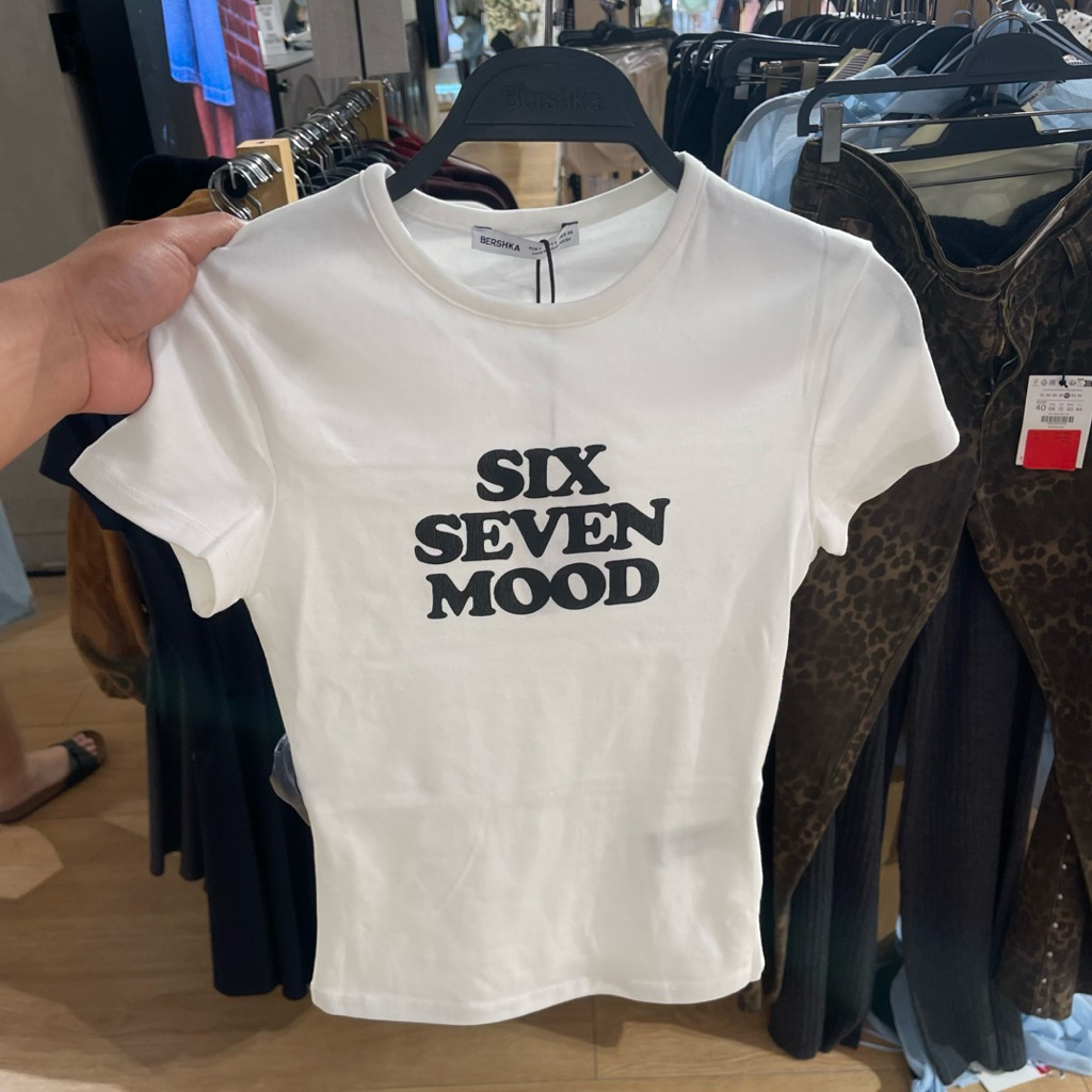 Kaus T-shirt BERSHKA Women Jastip (jasa titip)