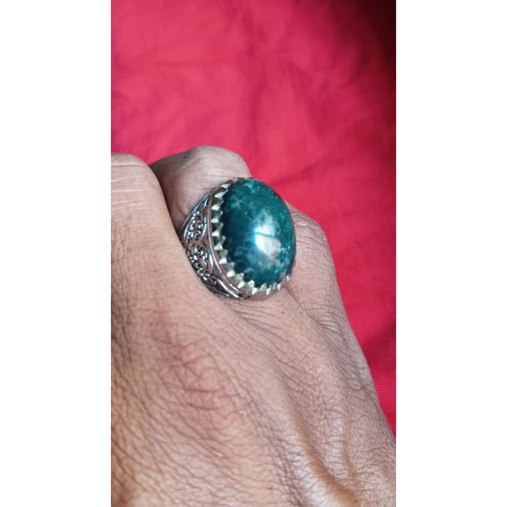 cincin batu badar lumut
