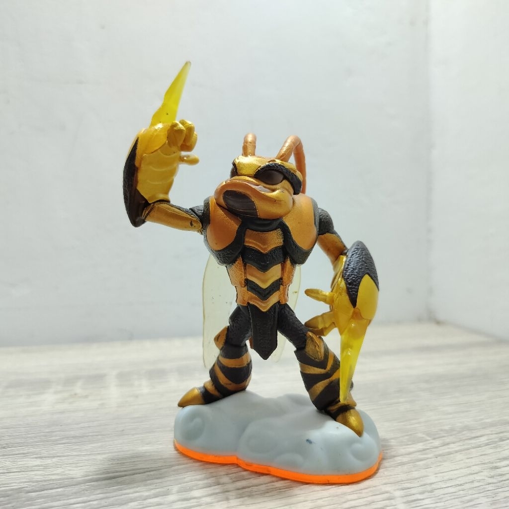 skylanders Giants swarm figure