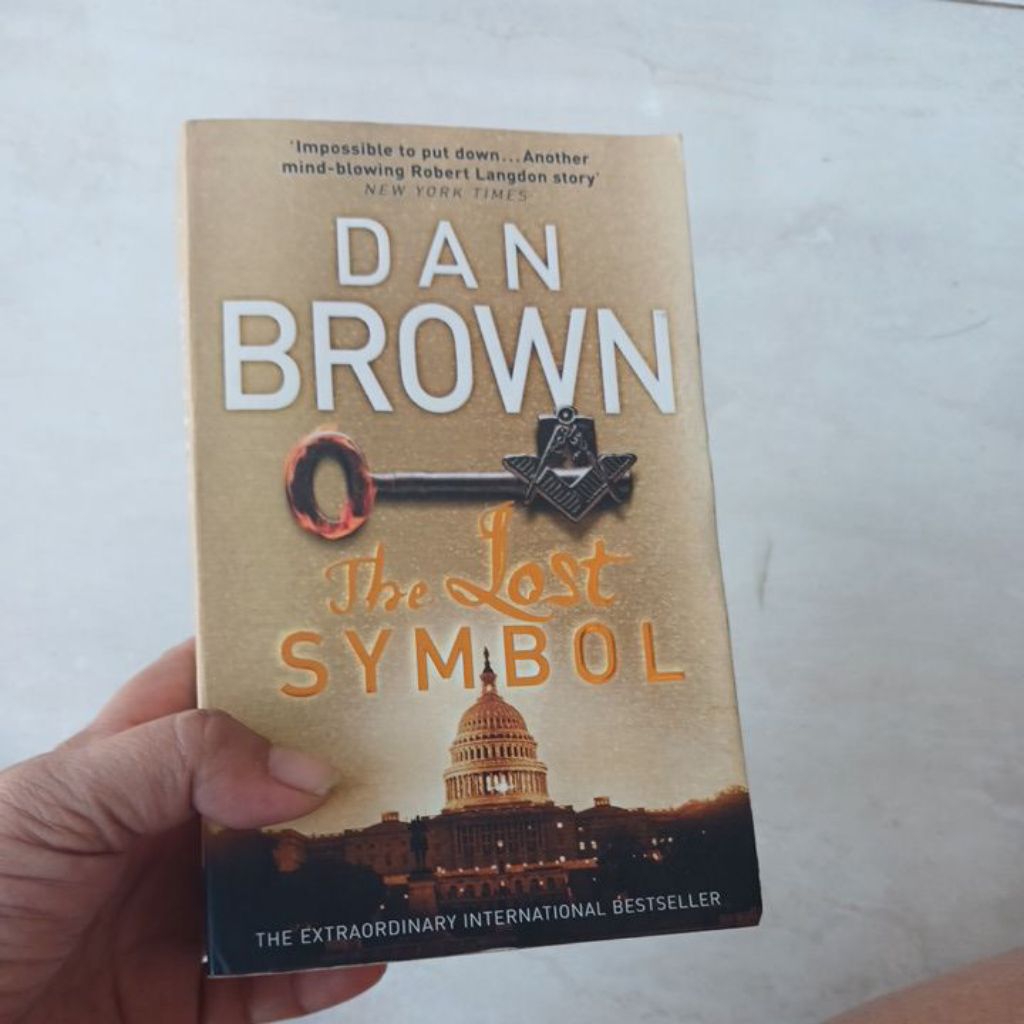 NOVEL THE LOST SYMBOL. DAN BROWN