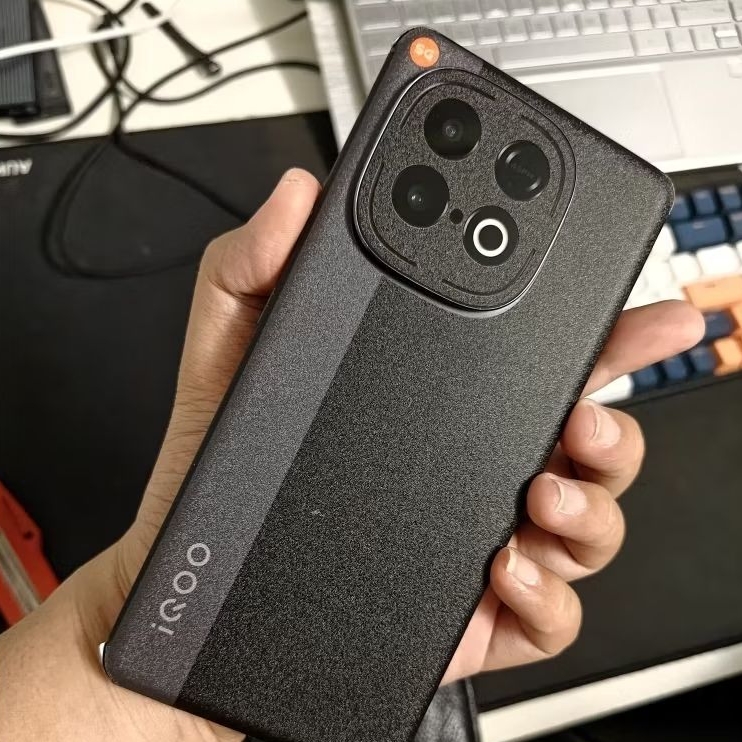 Iqoo Neo 10 (16/512) Second Garansi Resmi