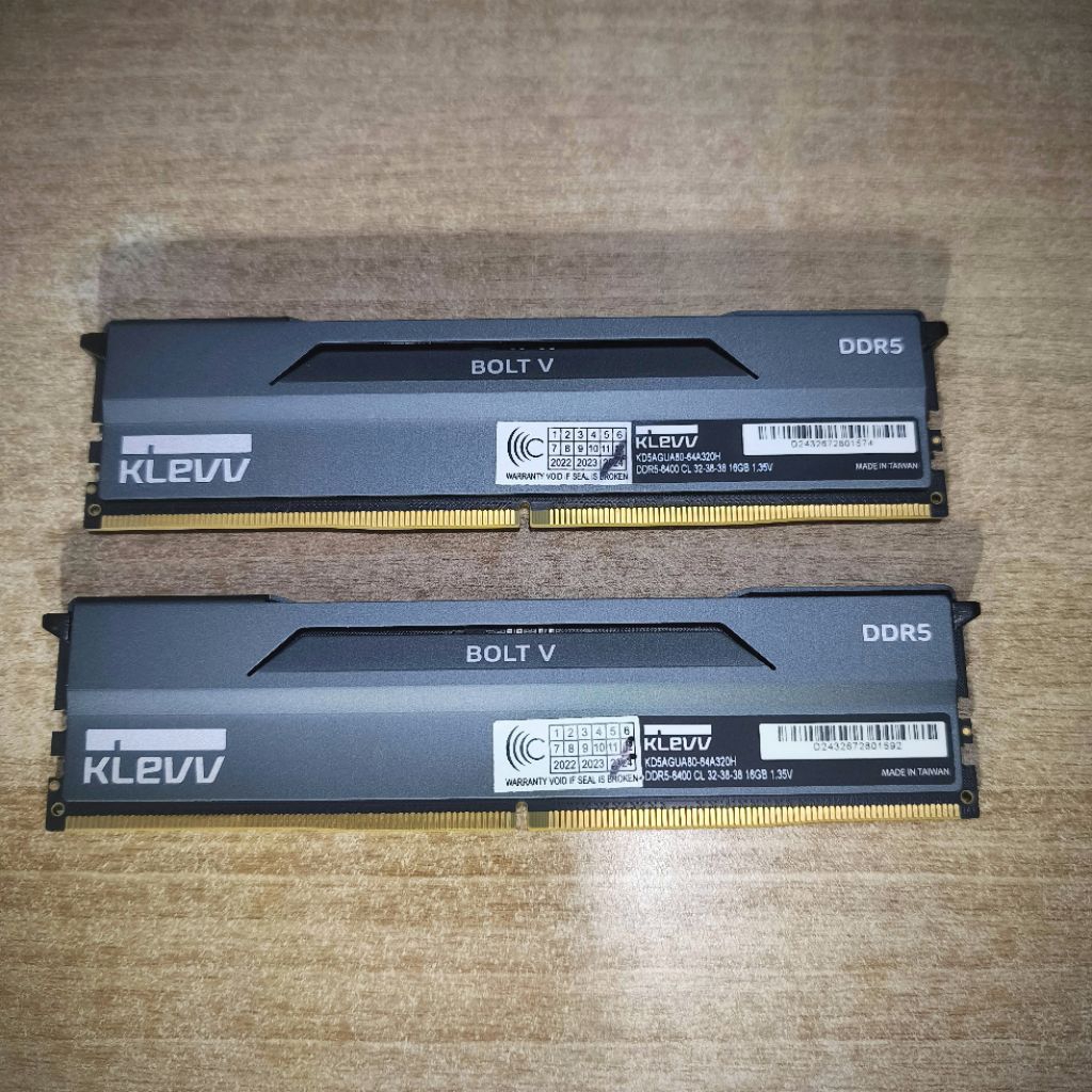 KLEVV BOLT V DDR5 16GBx2 (32GB) 6400MT/s CL32 - BEKAS