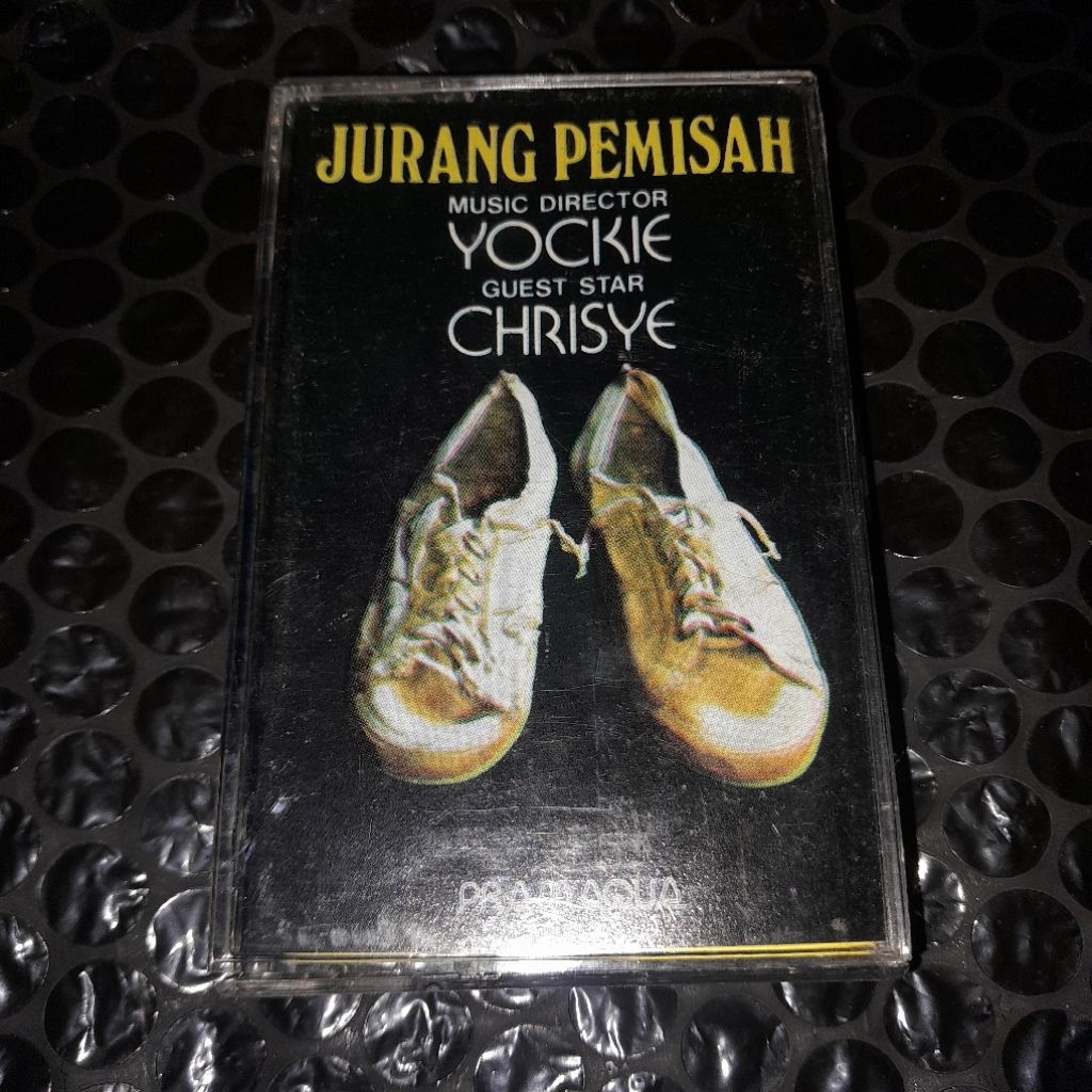 kaset pita jurang pemisah by yockie & chrisye